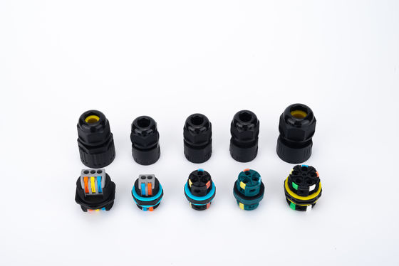 اتصال دهنده کابل سیم 32A 250VAC IP68 ضد آب 2 طرفه 6-12mm DIA