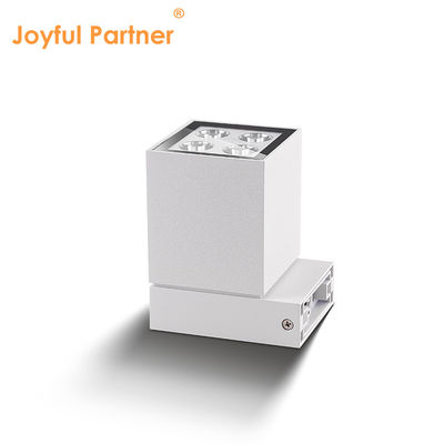 چراغ دیواری در فضای باز LED مربع 8W DC 24v گرم سفید SMD LED Casting Aluminum Housing Multifunction زاویه پرت